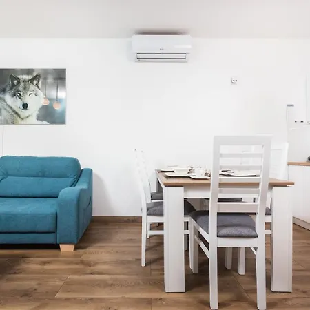 Of The Kings - Wolf Apartment *