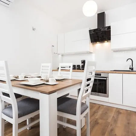Of The Kings - Wolf Apartment *