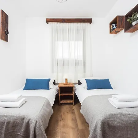 Of The Kings - Wolf Apartmán Krakov